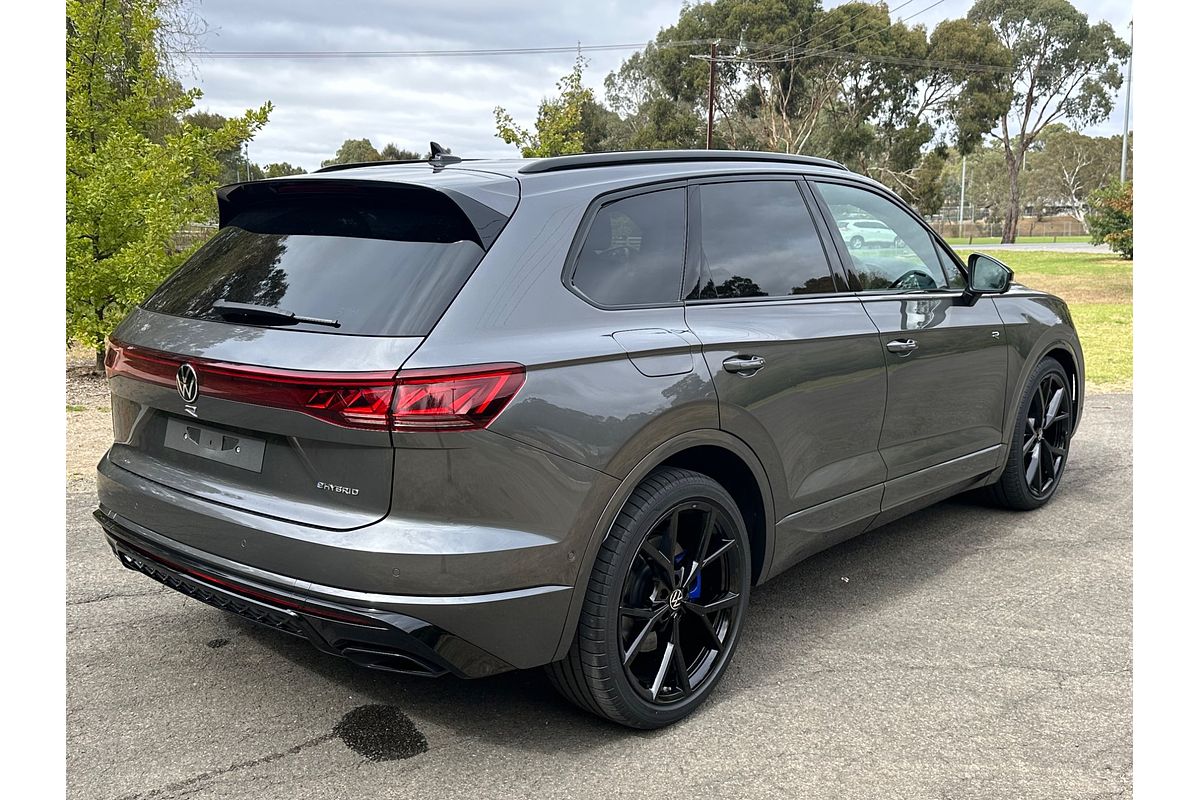 2025 Volkswagen Touareg R RC