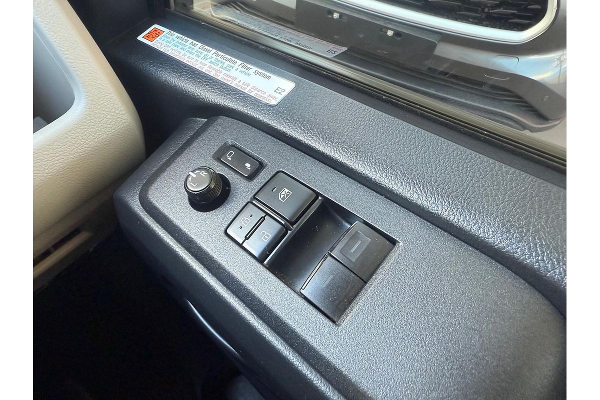 2019 Toyota Hiace Commuter GDH322R