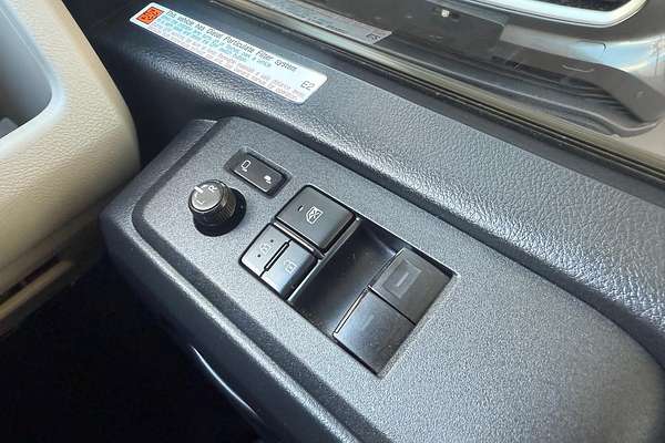 2019 Toyota Hiace Commuter GDH322R