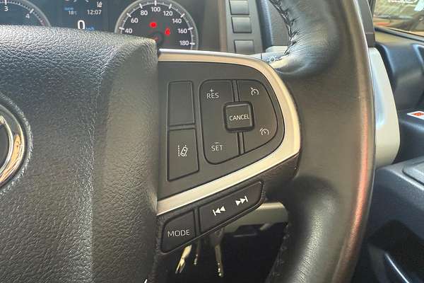 2019 Toyota Hiace Commuter GDH322R