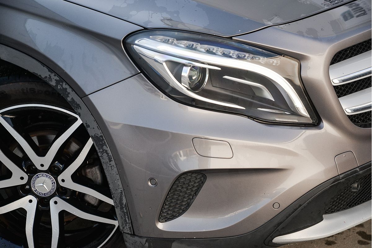 2015 Mercedes-Benz GLA-Class GLA180 X156