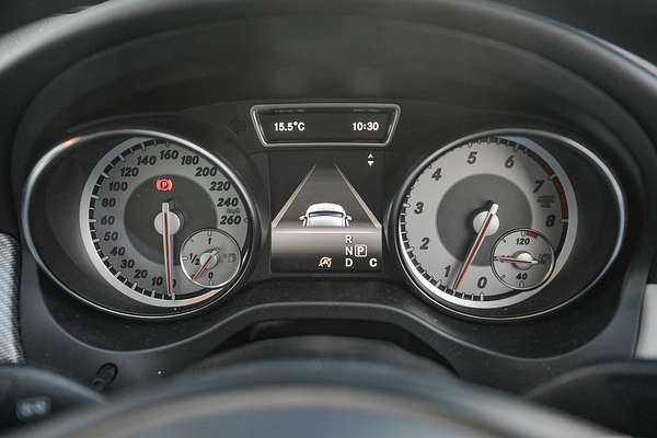 2015 Mercedes-Benz GLA-Class GLA180 X156
