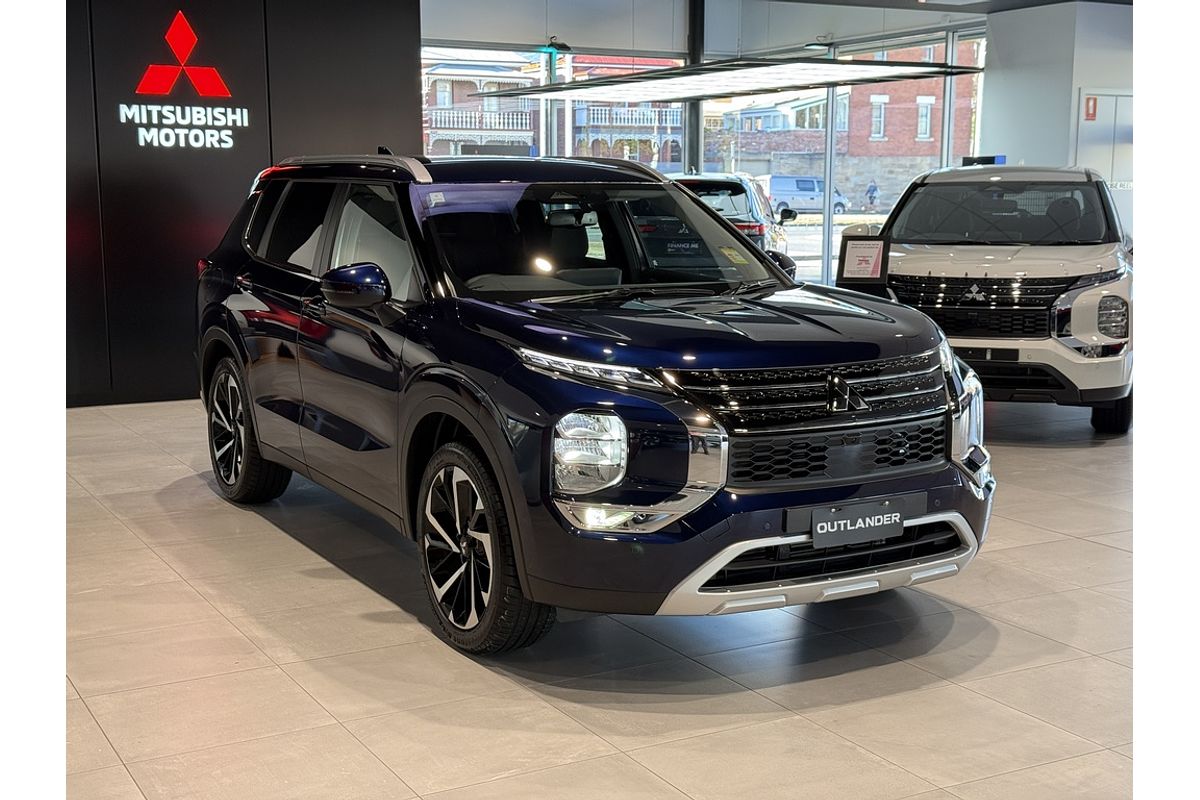 2024 Mitsubishi ZM Outlander LS 2.5L CVT 2WD 7ST