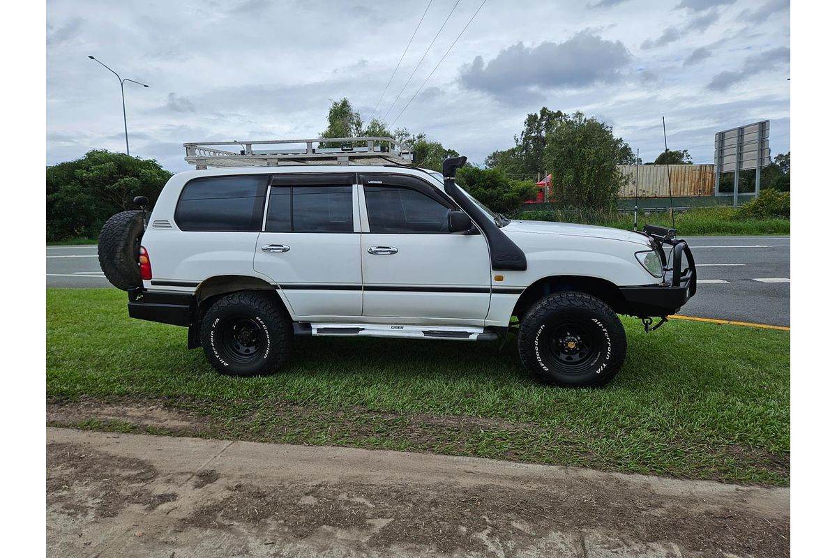 1999 Toyota Landcruiser Standard HZJ105R