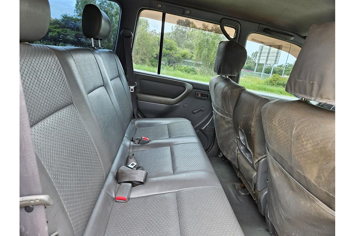1999 Toyota Landcruiser Standard HZJ105R