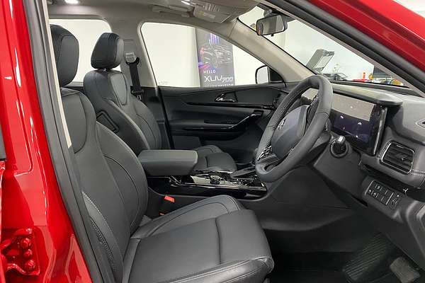 2025 Mahindra XUV700 AX7L