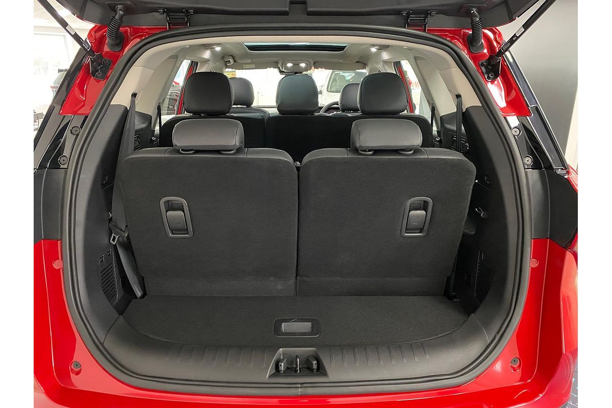 2025 Mahindra XUV700 AX7L