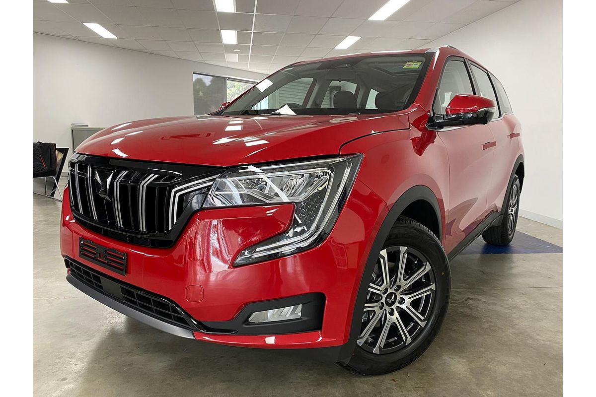 2025 Mahindra XUV700 AX7L