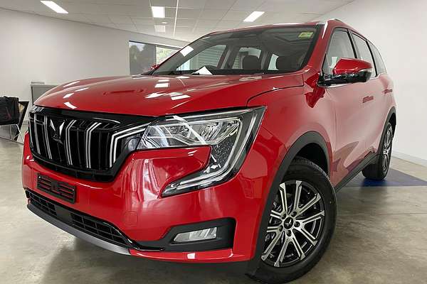2025 Mahindra XUV700 AX7L