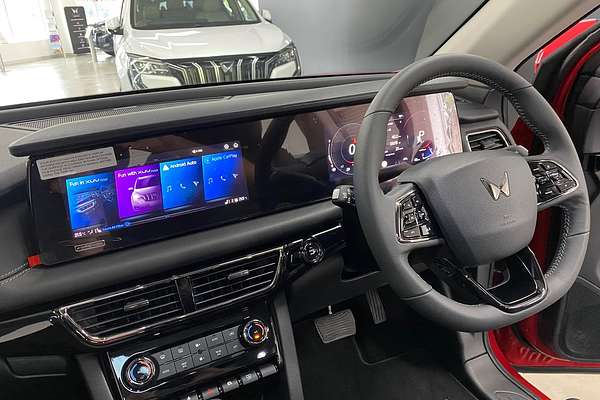 2025 Mahindra XUV700 AX7L