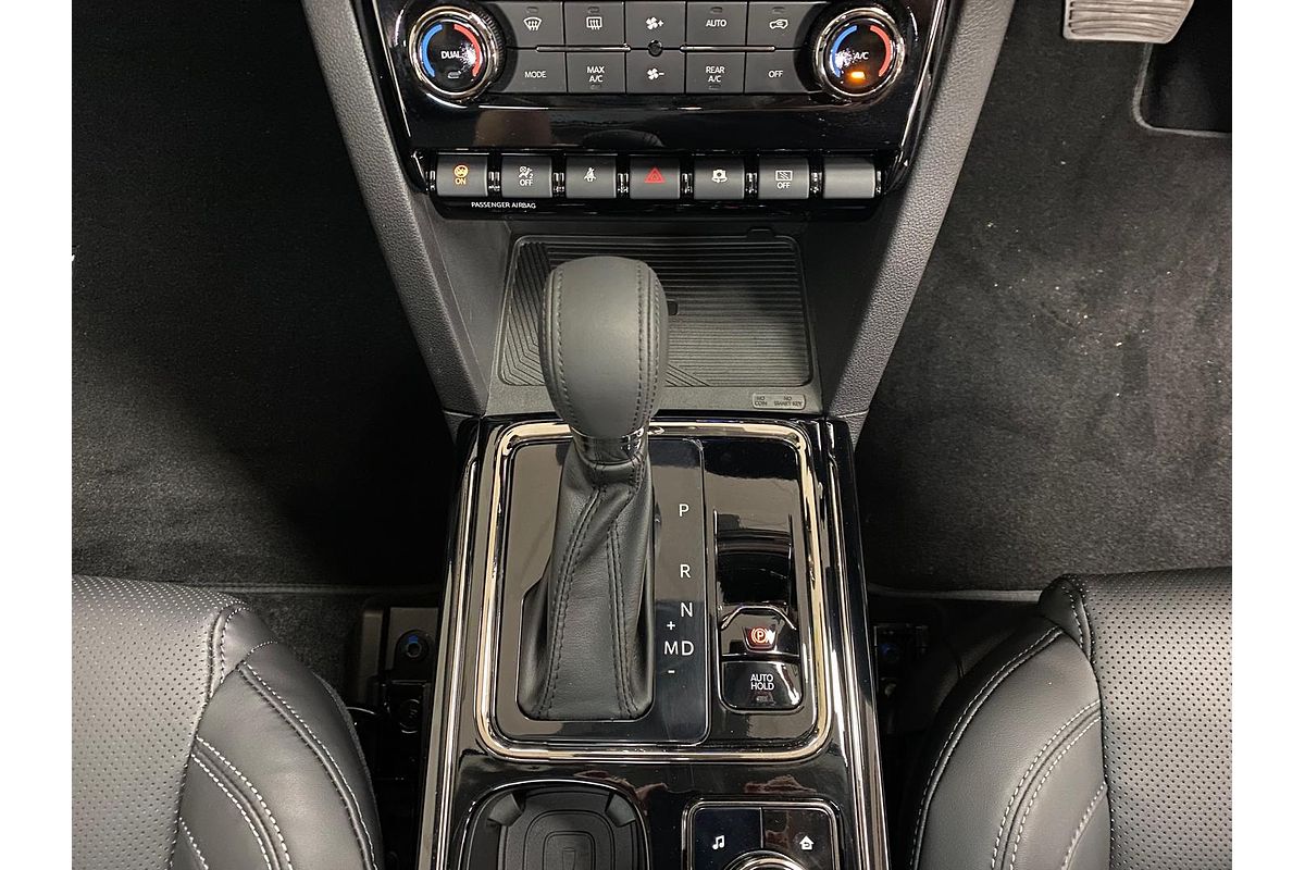 2025 Mahindra XUV700 AX7L
