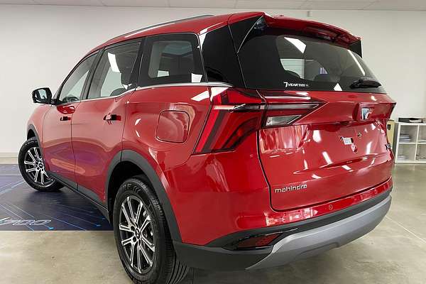2025 Mahindra XUV700 AX7L