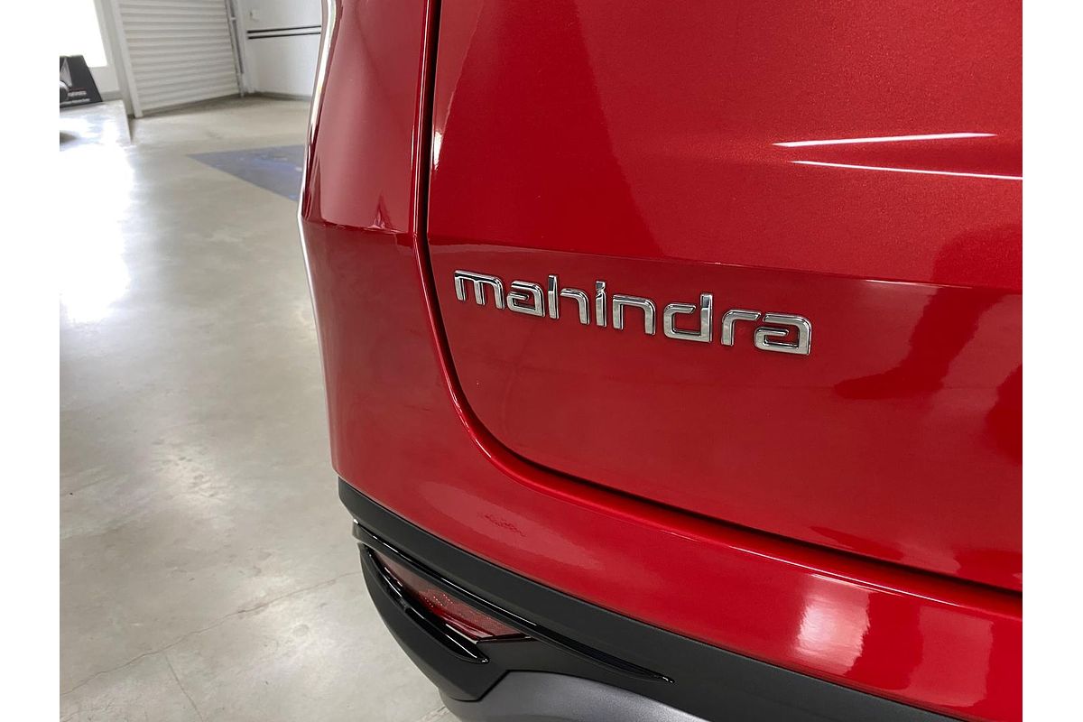 2025 Mahindra XUV700 AX7L