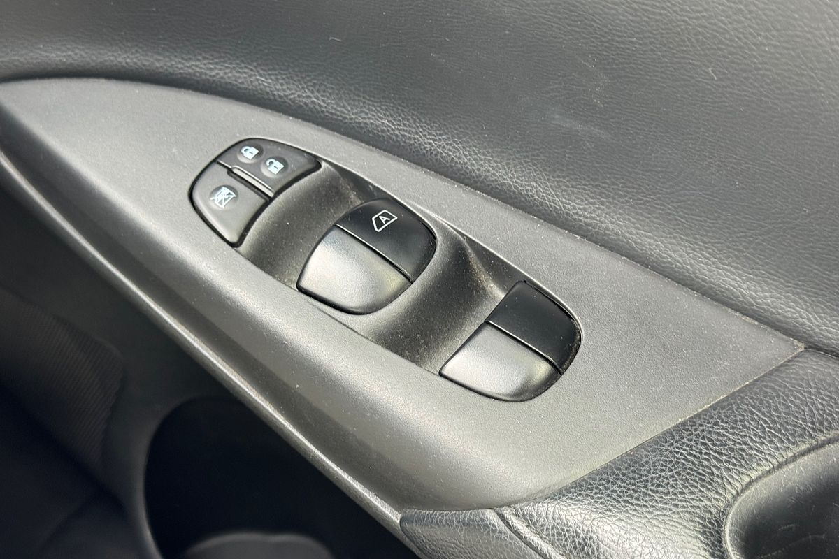 2015 Nissan Pulsar SSS B17 Series 2