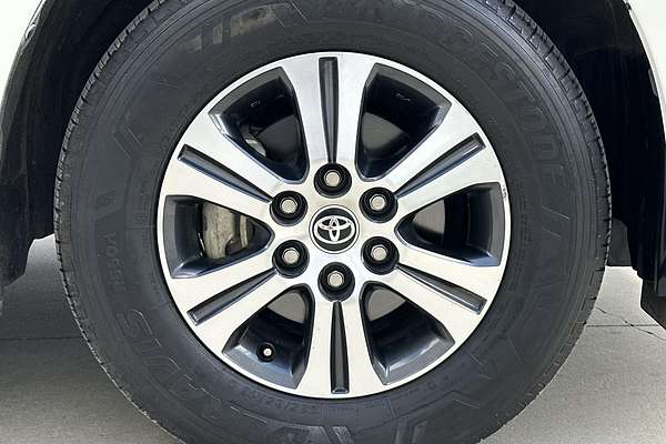2021 Toyota Hiace Commuter GL GDH322R