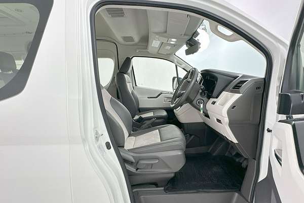 2021 Toyota Hiace Commuter GL GDH322R