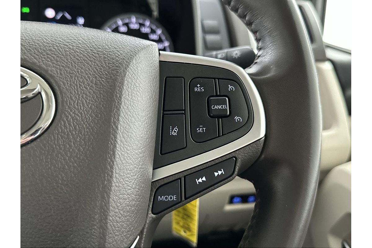 2021 Toyota Hiace Commuter GL GDH322R