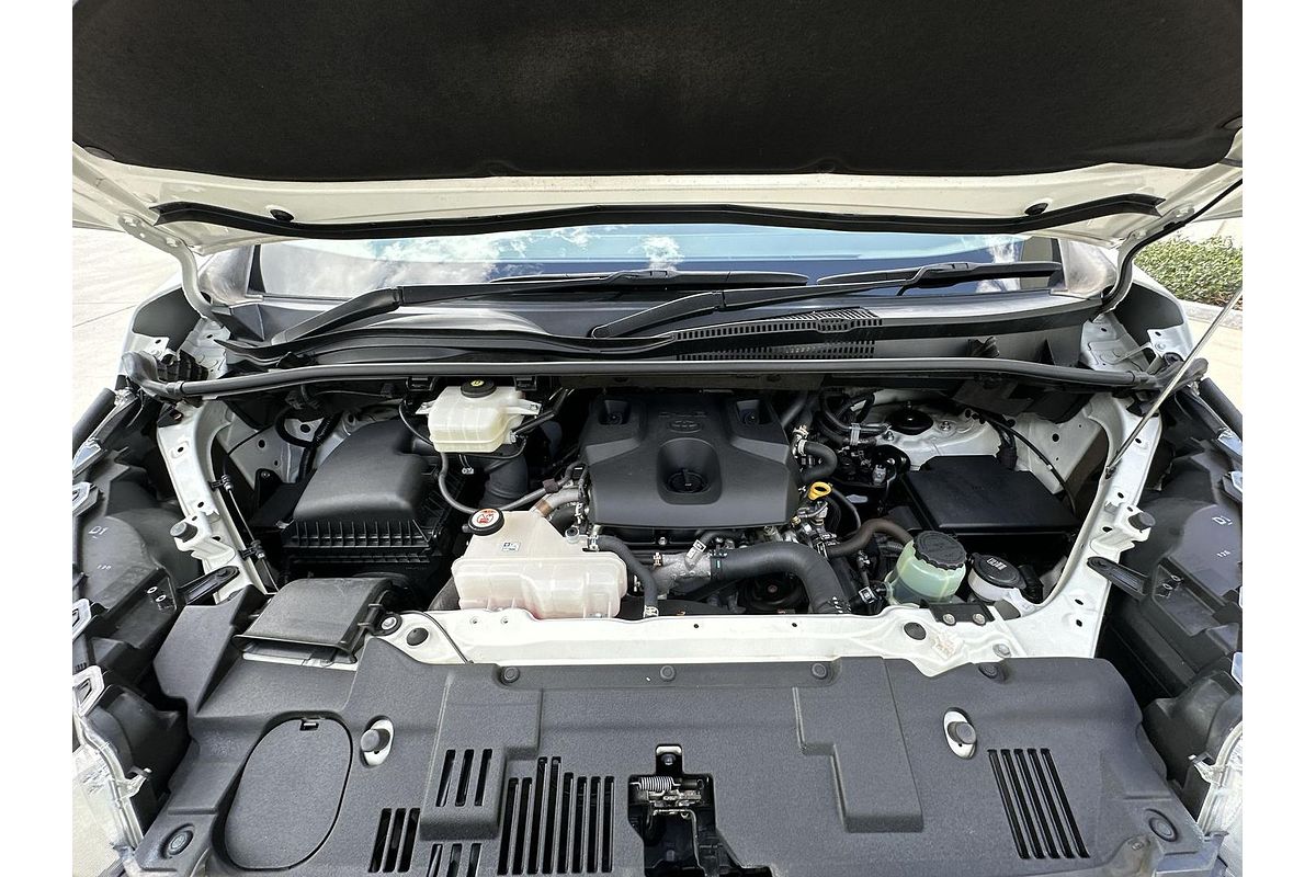 2021 Toyota Hiace Commuter GL GDH322R