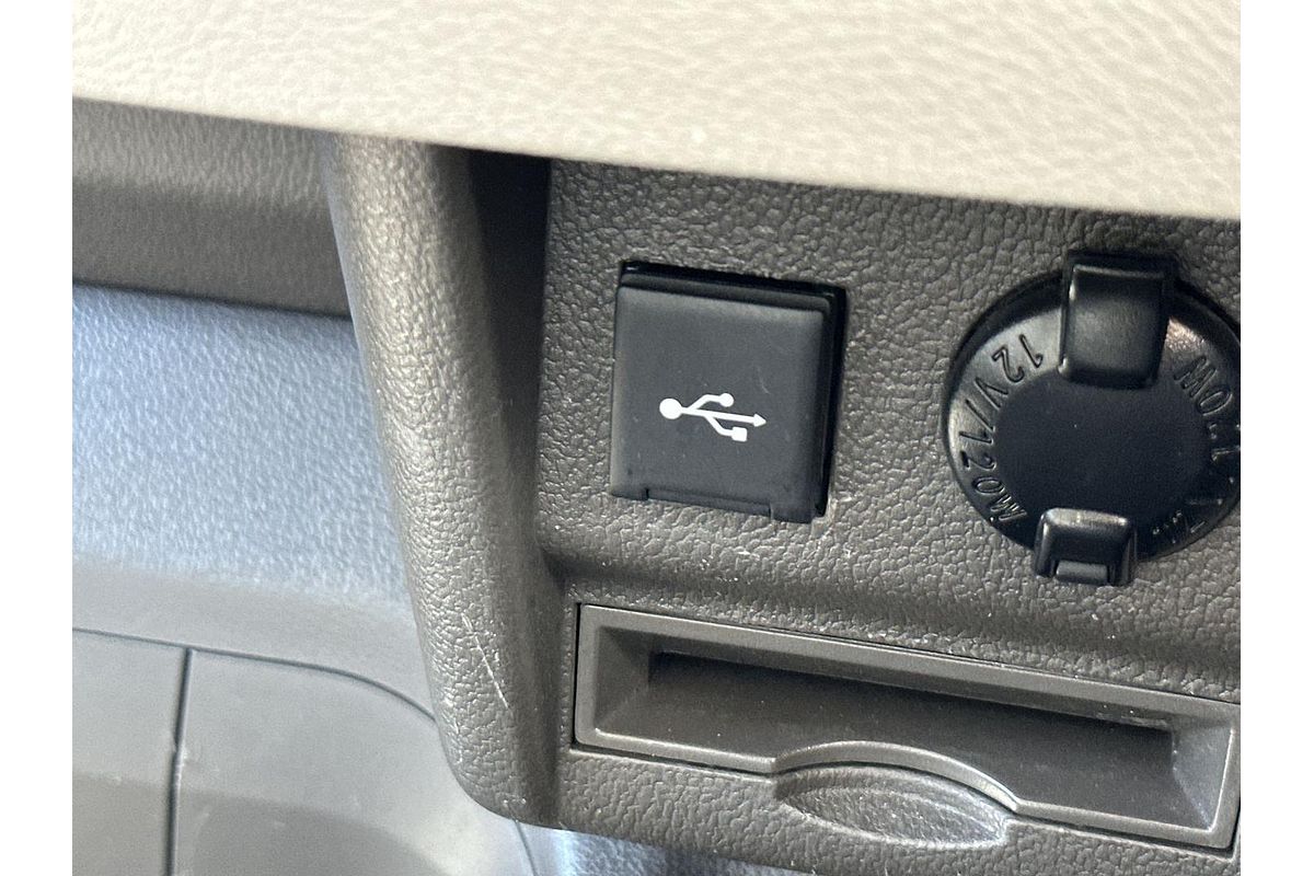 2021 Toyota Hiace Commuter GL GDH322R
