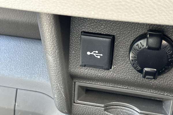 2021 Toyota Hiace Commuter GL GDH322R
