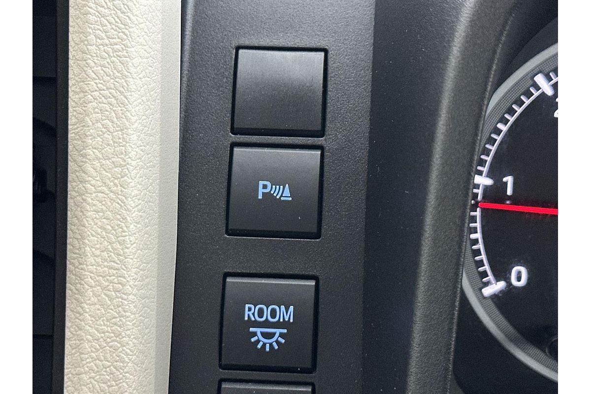 2021 Toyota Hiace Commuter GL GDH322R