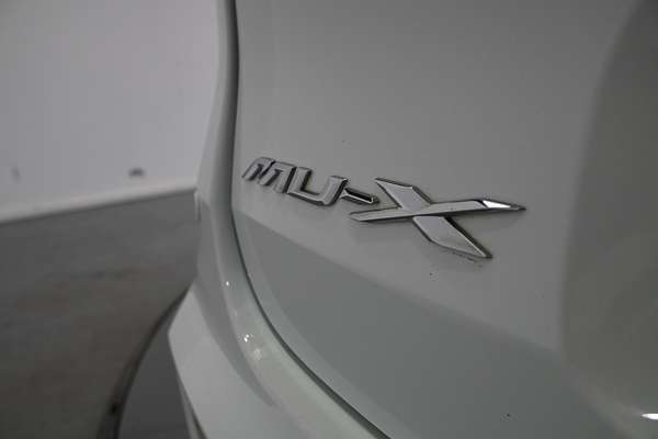 2023 Isuzu MU-X LS-T