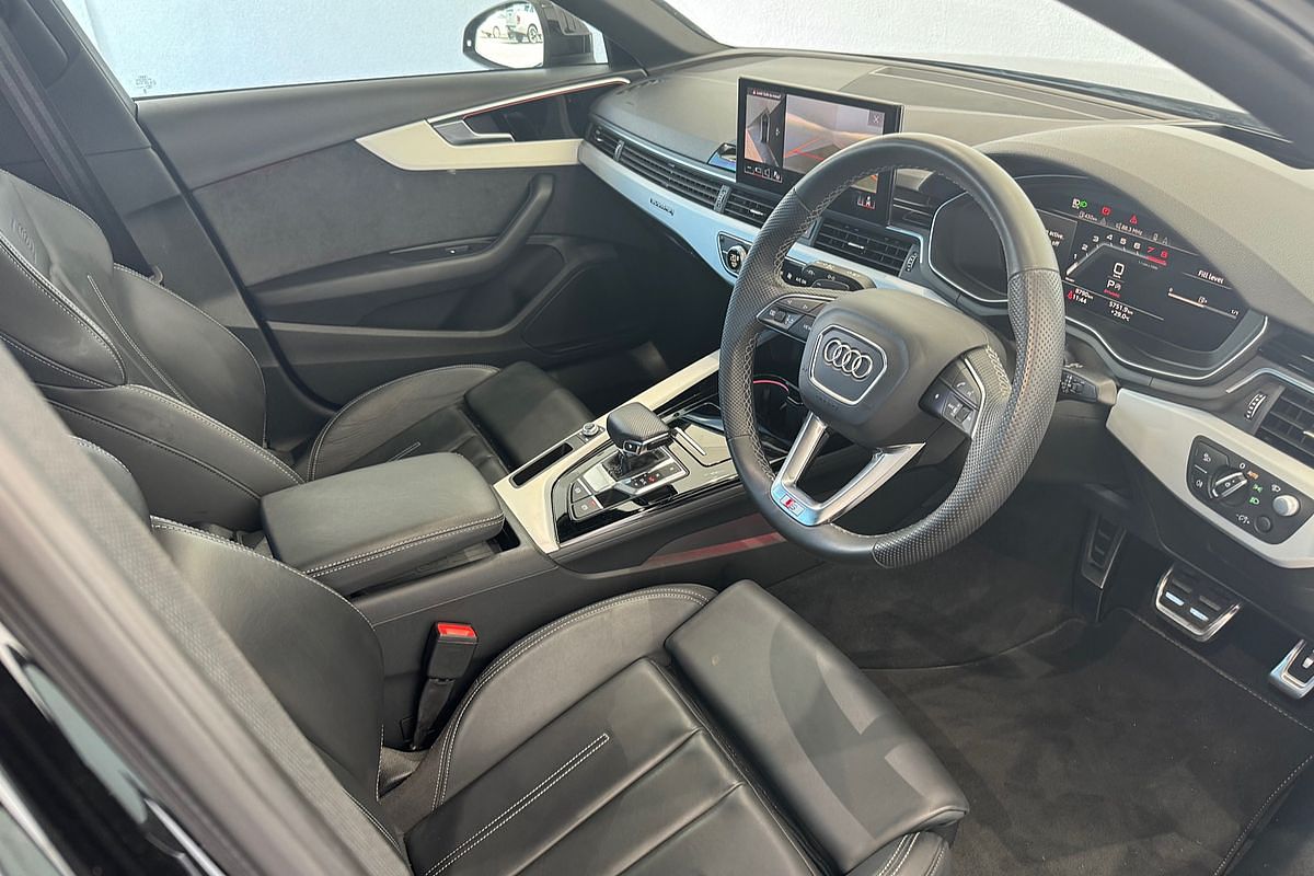 2023 Audi A4 45 TFSI S line B9