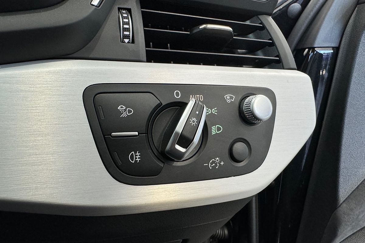 2023 Audi A4 45 TFSI S line B9