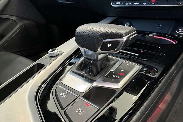 2023 Audi A4 45 TFSI S line B9