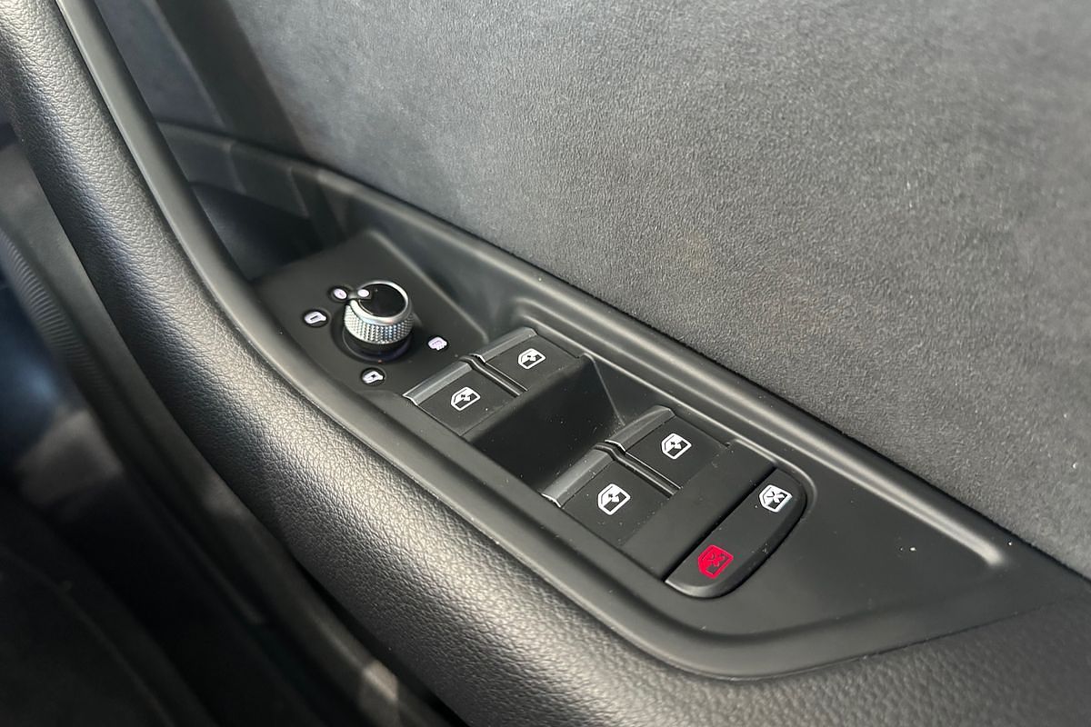 2023 Audi A4 45 TFSI S line B9