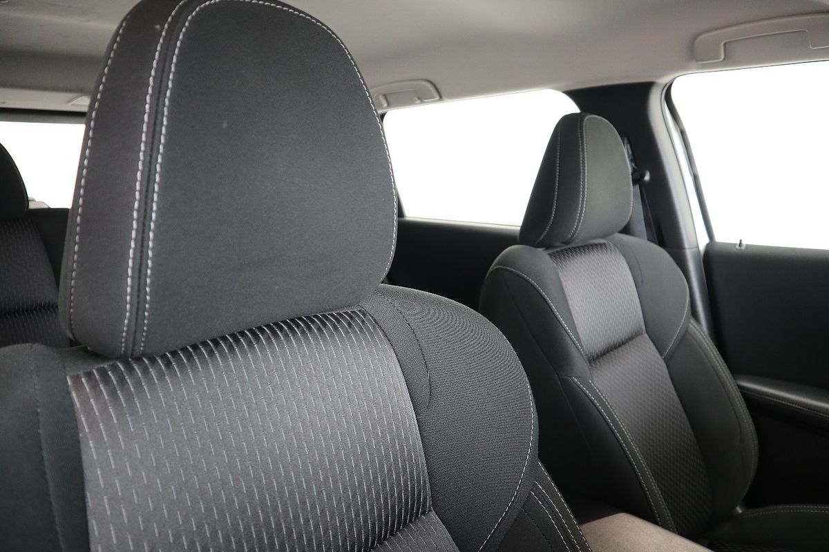 2023 Mitsubishi Outlander ES ZM