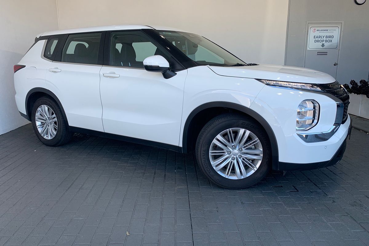 2022 Mitsubishi Outlander ES ZM