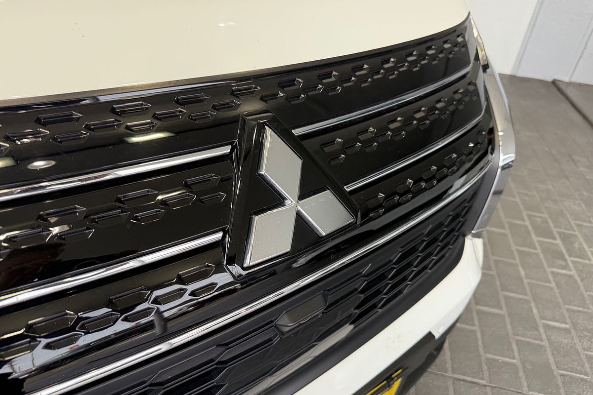 2022 Mitsubishi Outlander ES ZM