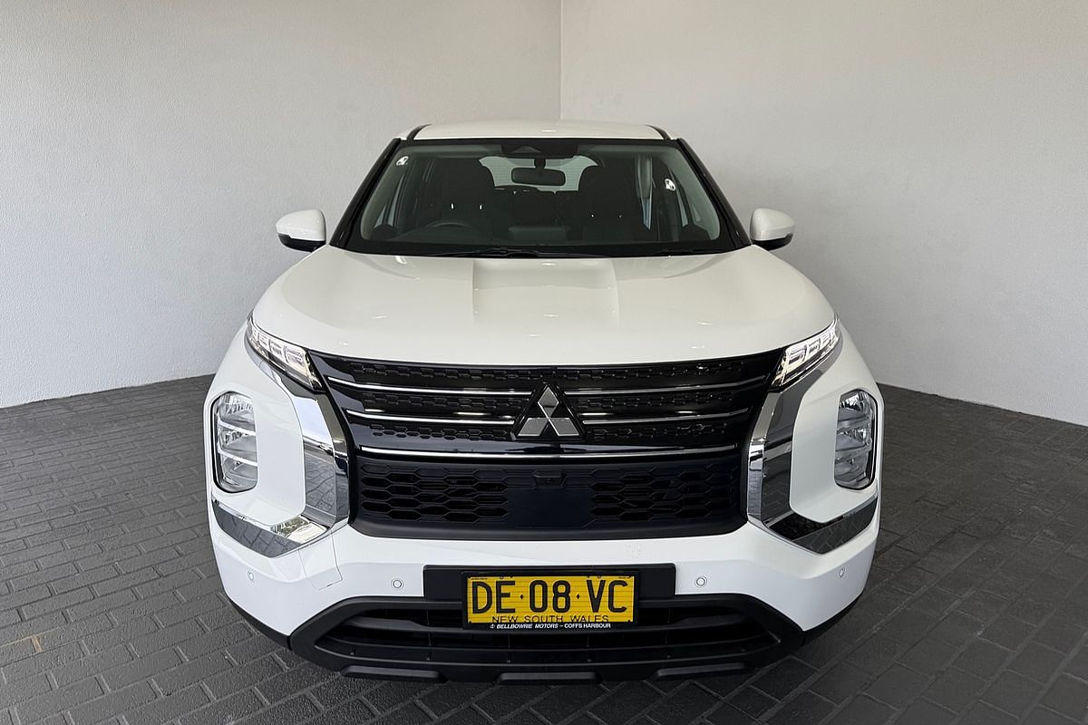 2022 Mitsubishi Outlander ES ZM