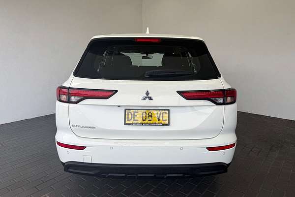 2022 Mitsubishi Outlander ES ZM