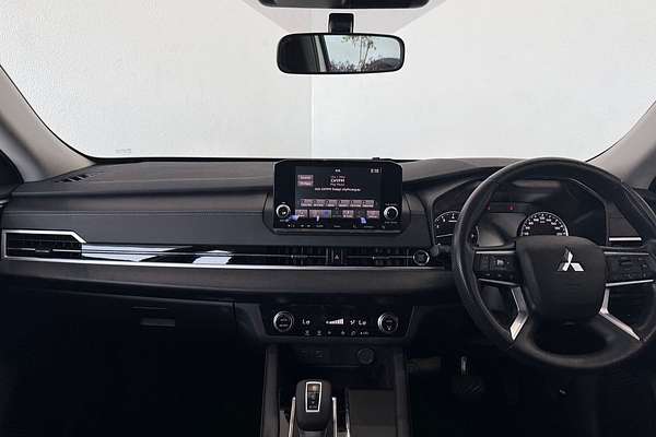 2022 Mitsubishi Outlander ES ZM
