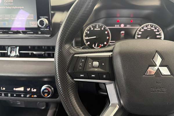 2022 Mitsubishi Outlander ES ZM