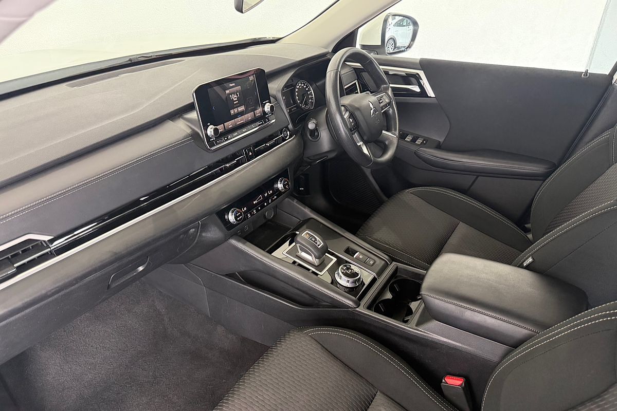 2022 Mitsubishi Outlander ES ZM