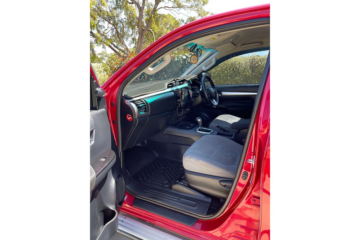 2015 Toyota Hilux SR5 GUN126R 4X4