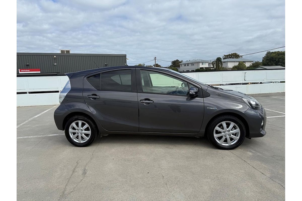 2012 Toyota Prius C i-Tech NHP10R