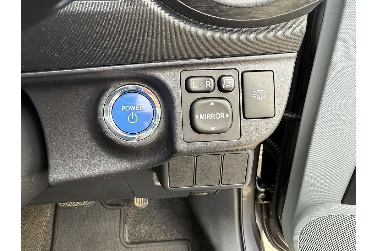 2012 Toyota Prius C i-Tech NHP10R
