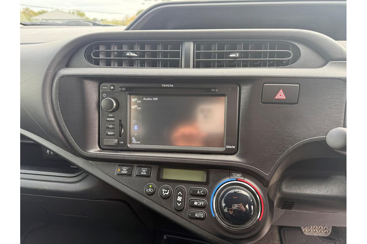 2012 Toyota Prius C i-Tech NHP10R
