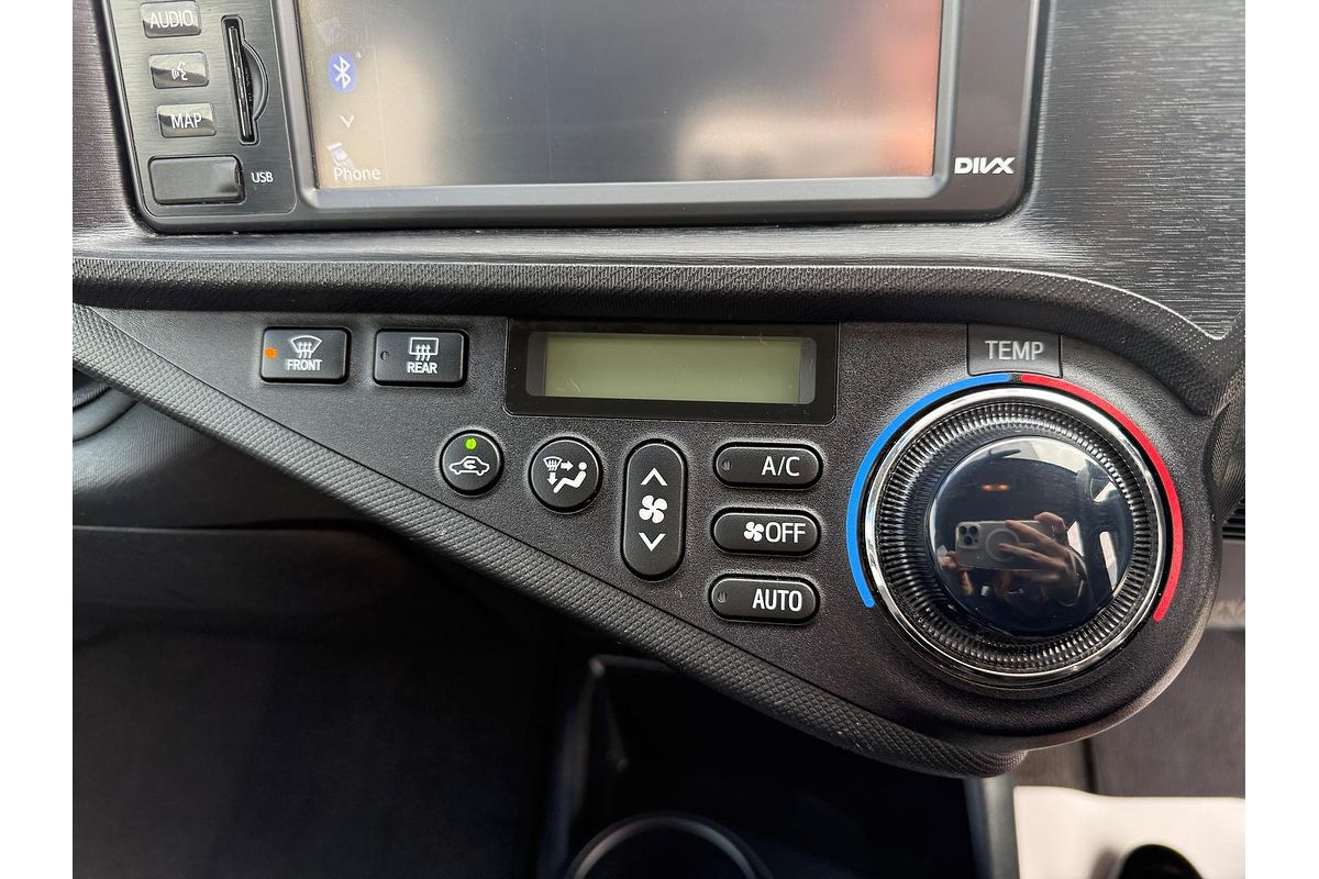 2012 Toyota Prius C i-Tech NHP10R