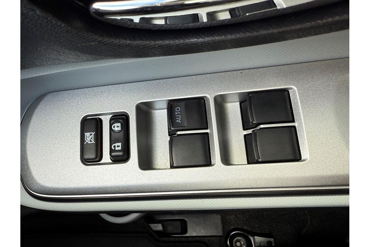 2012 Toyota Prius C i-Tech NHP10R