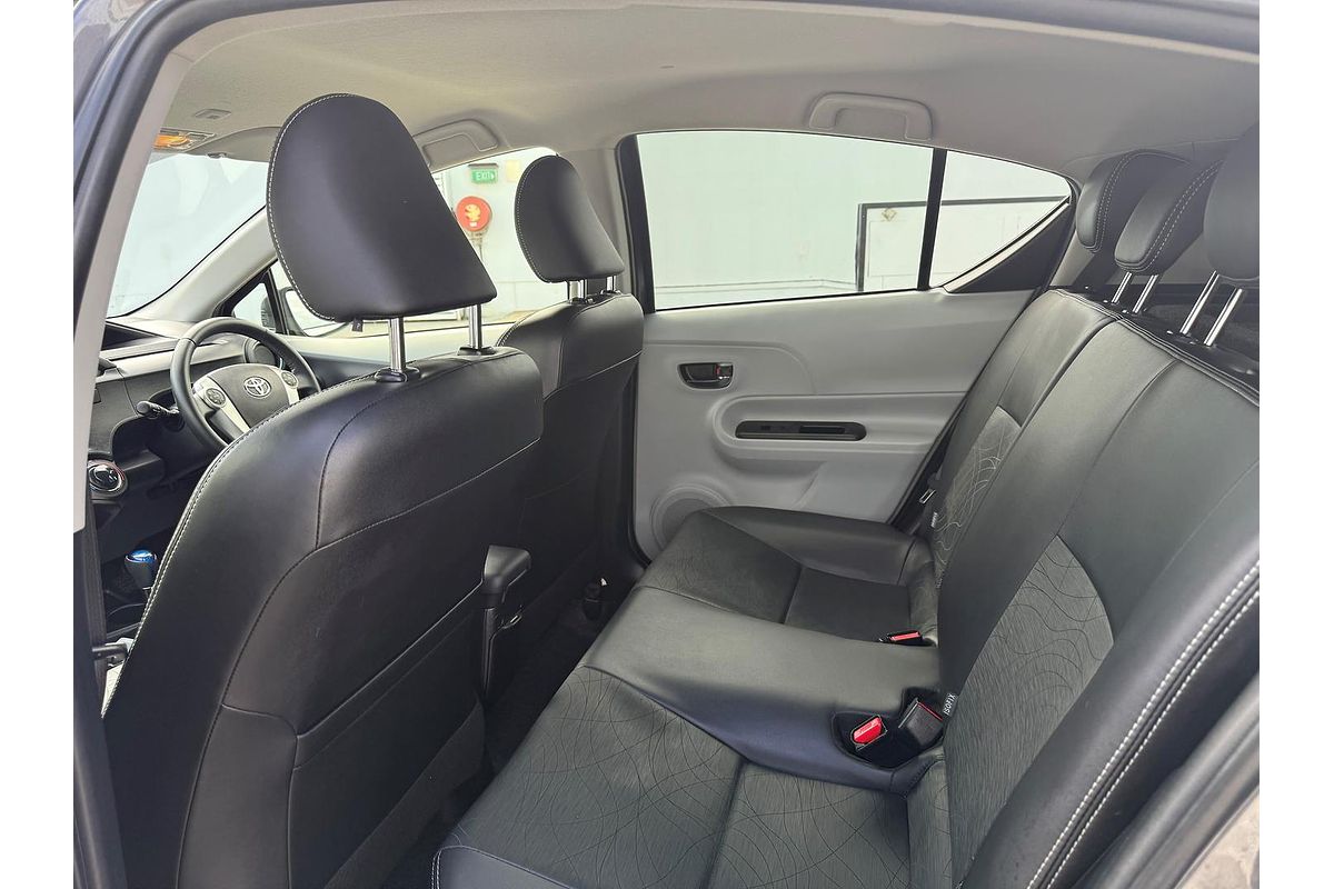 2012 Toyota Prius C i-Tech NHP10R