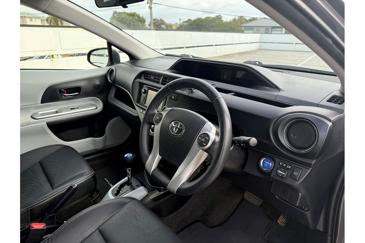 2012 Toyota Prius C i-Tech NHP10R