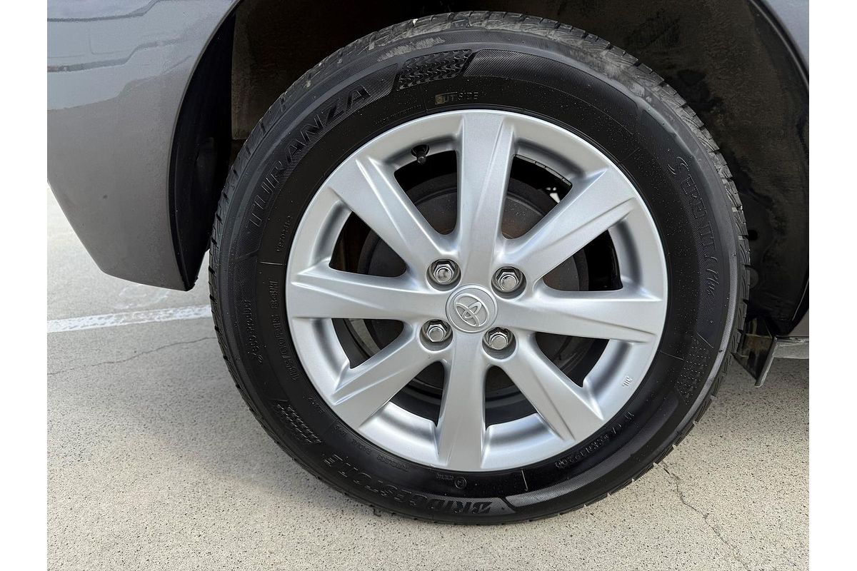 2012 Toyota Prius C i-Tech NHP10R
