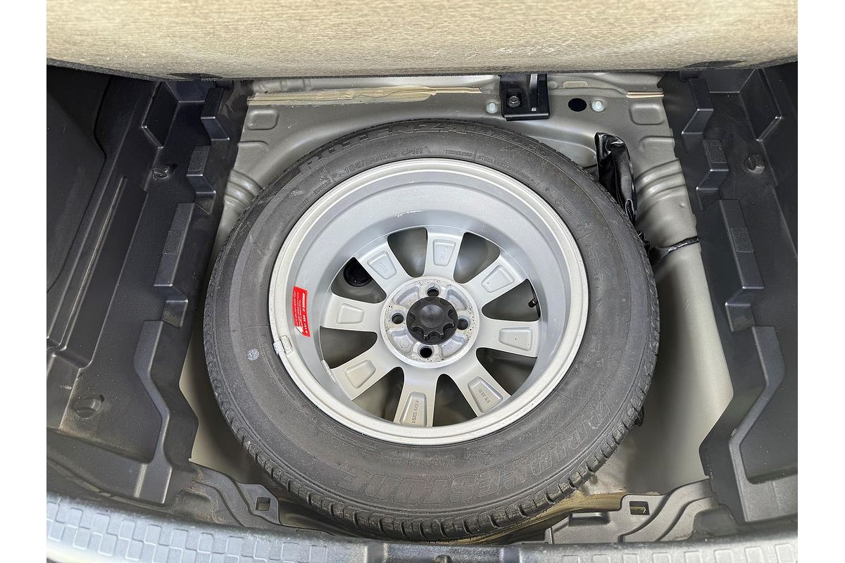 2012 Toyota Prius C i-Tech NHP10R