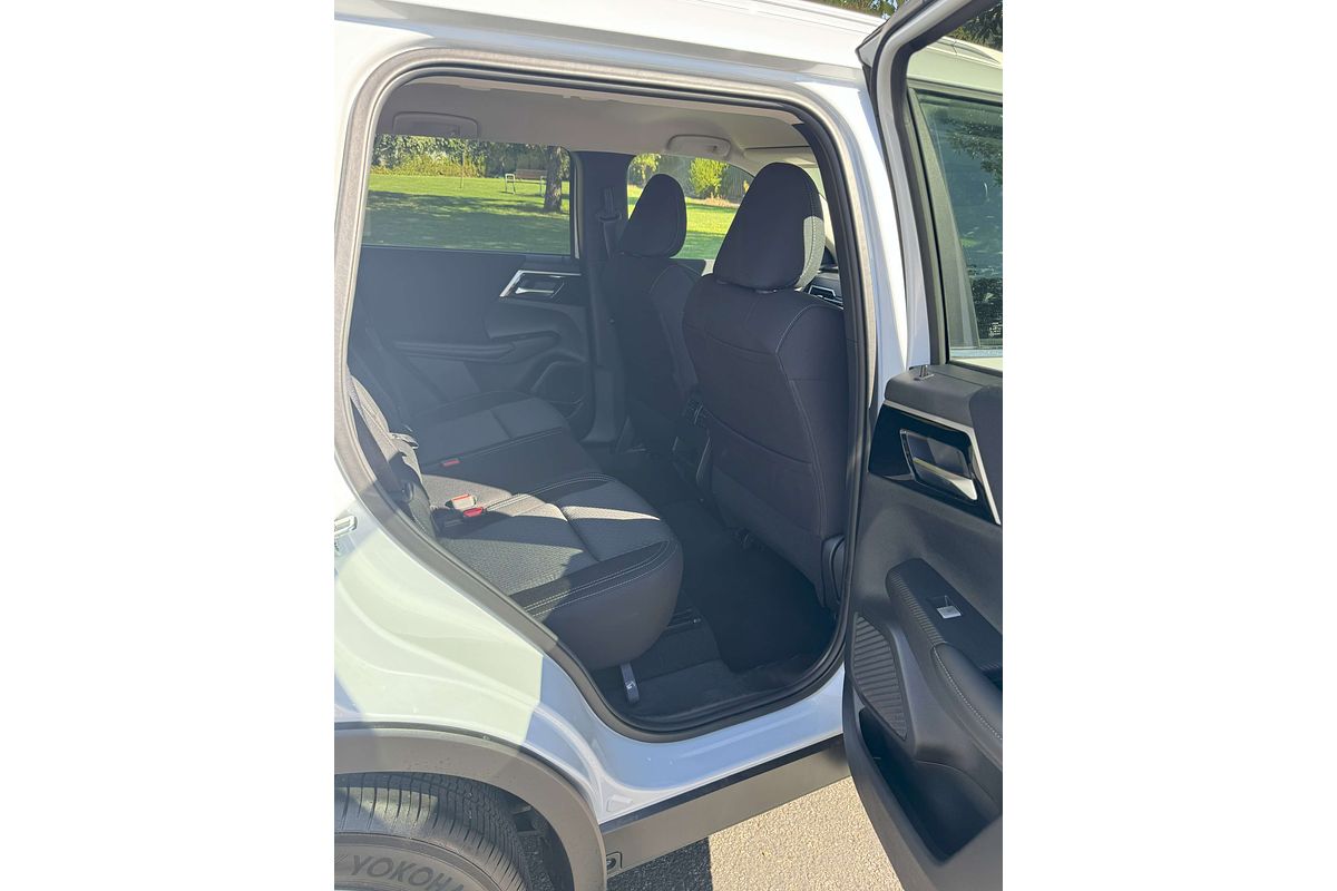 2024 Mitsubishi Outlander LS ZM