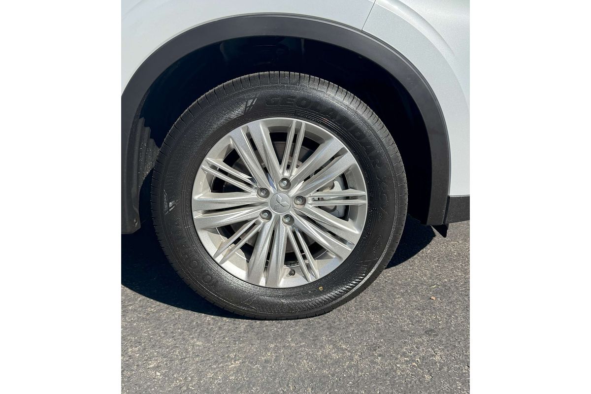 2024 Mitsubishi Outlander LS ZM